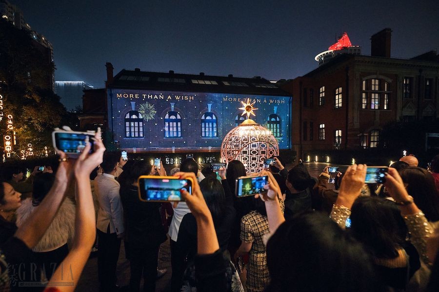 上海宝格丽酒店球形艺术点灯装置及节日灯光投影The stunning Christmas lighting installation and the video mapping .jpg