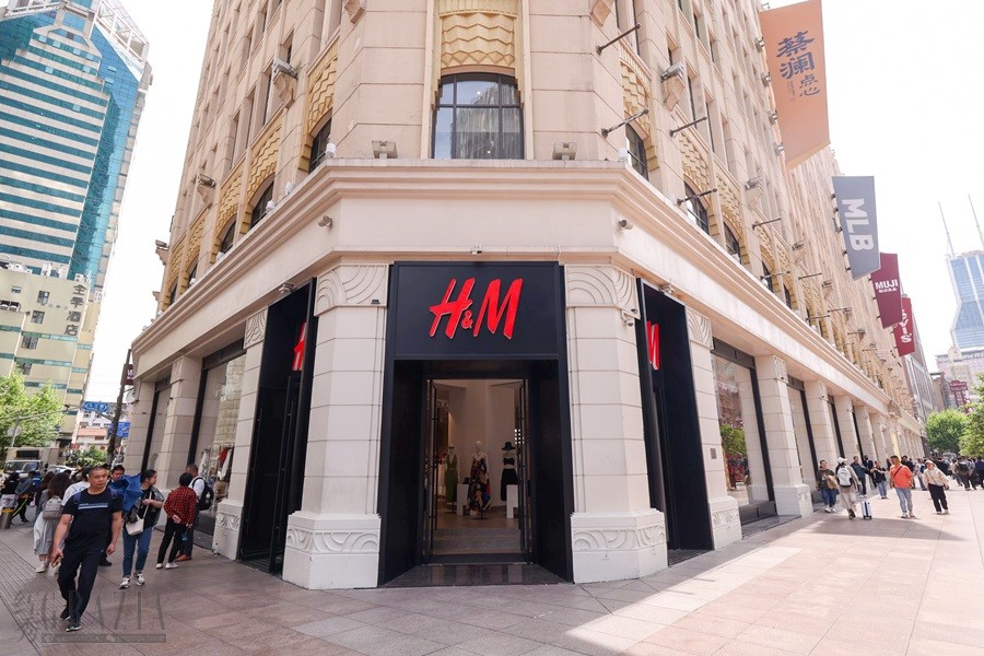 图：焕新升级后的H&M上海南京东路旗舰店.jpg