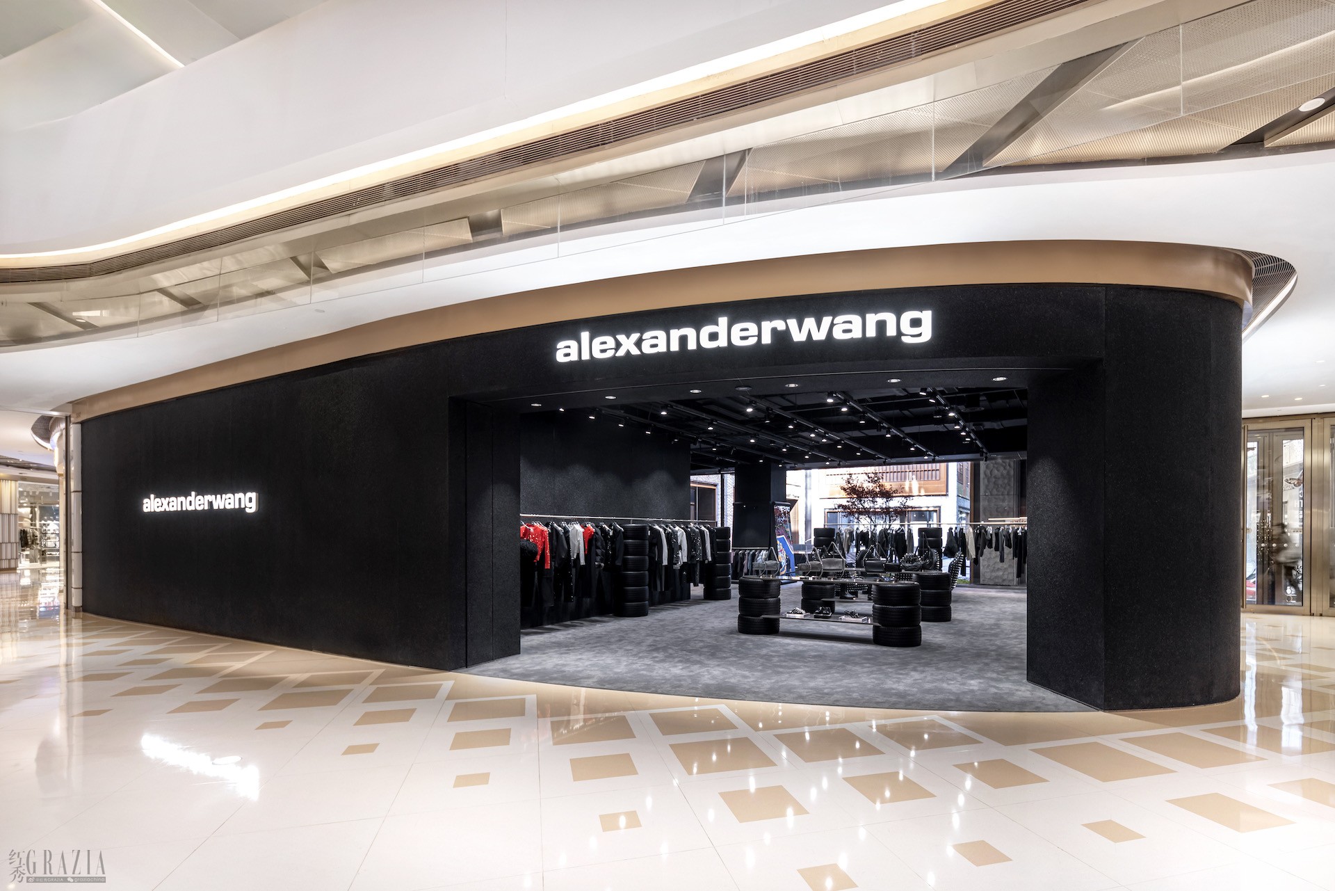 位于BFC的全新alexanderwang概念店_副本.jpg