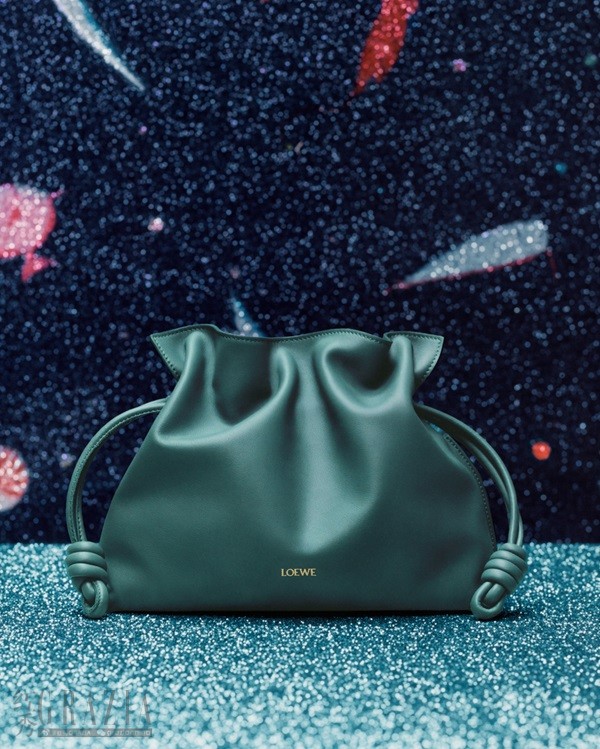 LOEWE_SS25_PRECO_GIFTING_CAMPAIGN_SUNA_FUJITA_RGB_CROPPED_4X5_49.jpg