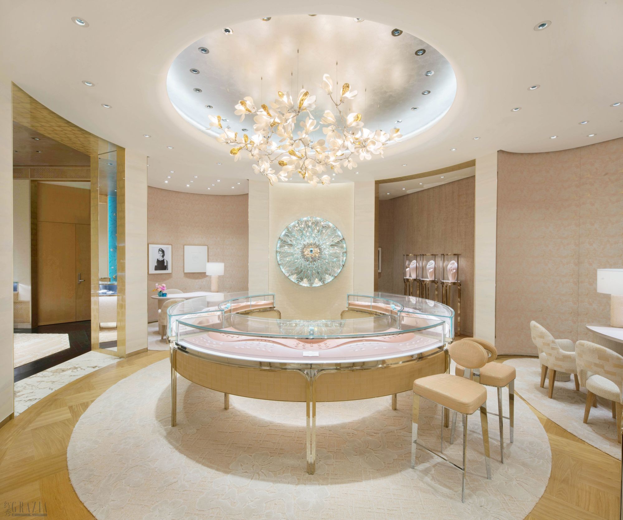 wivus20260202162125.jpg 蒂芙尼上海国金中心精品店「爱是一切」区域.jpg