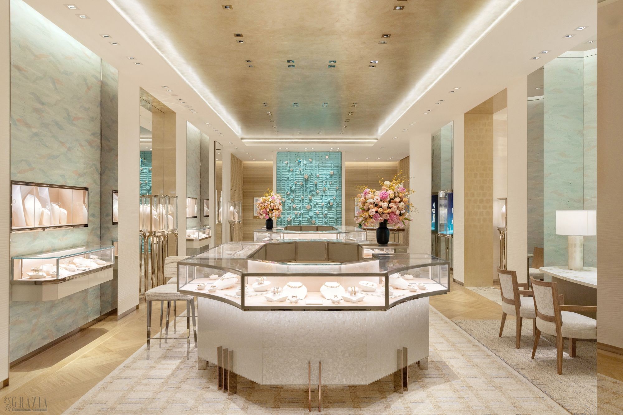 yunxa20260202162103.jpg 蒂芙尼上海国金中心精品店「经典系列」区域.jpg