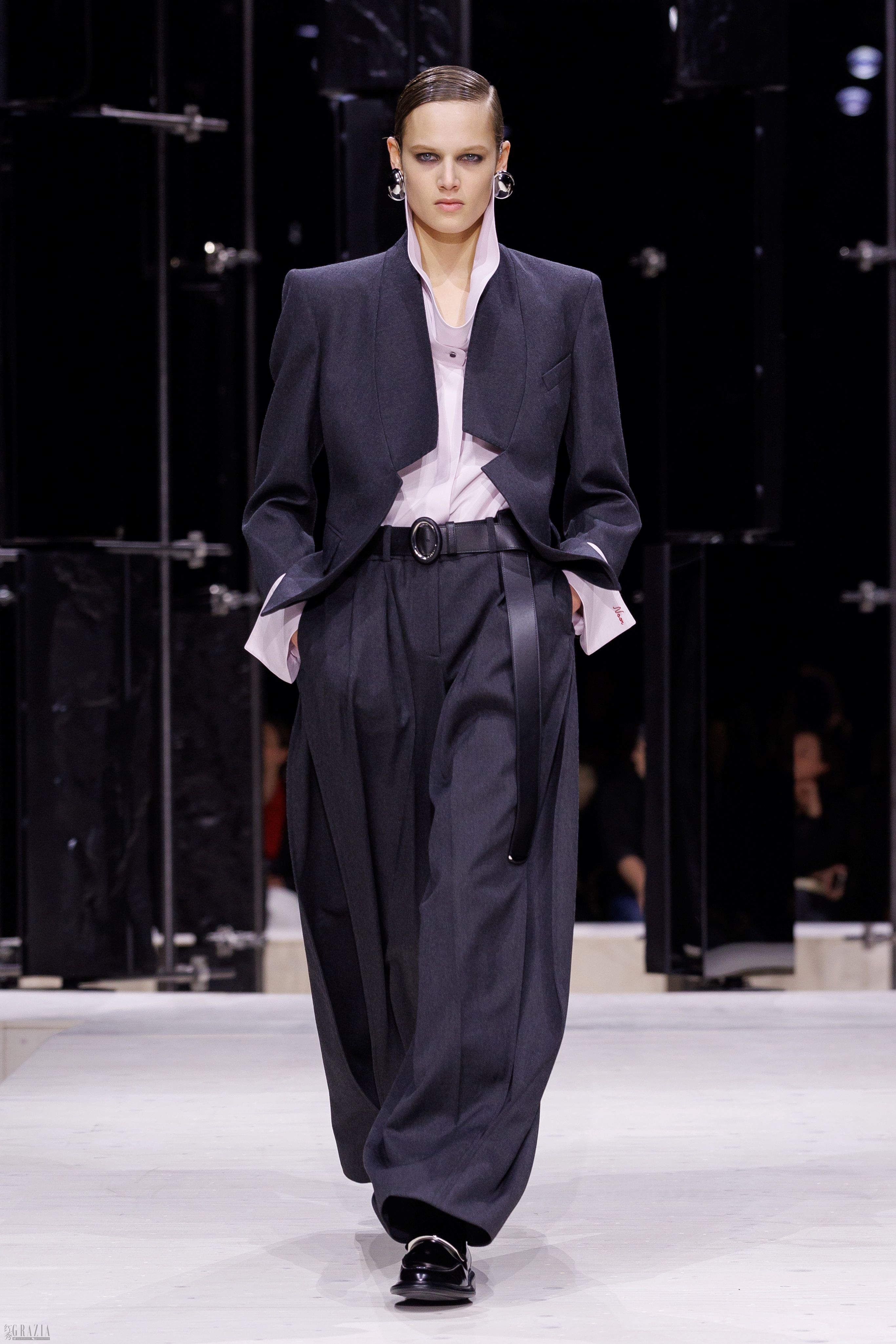 GIVENCHY_FW26_WOMAN_SHOW_LOOK_03.jpg