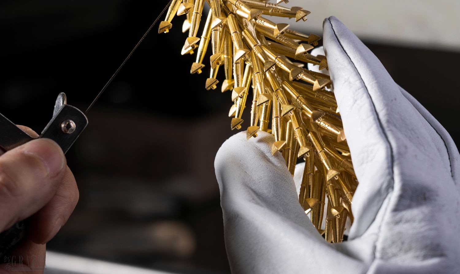 2_宝格丽Serpenti Tubogas Studs胶囊腕表制作工艺图.jpg