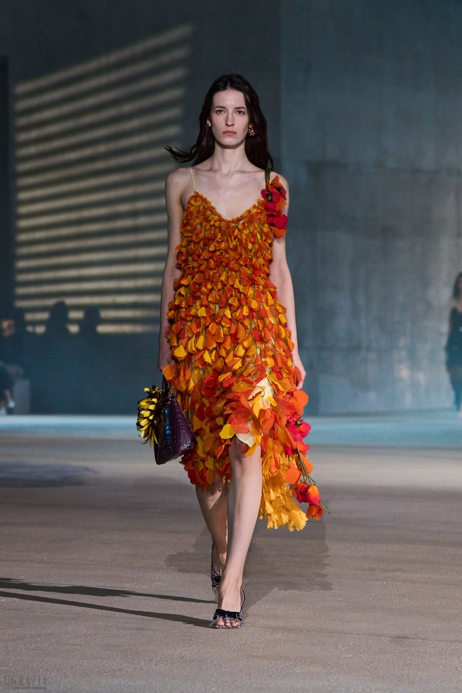 DIOR_W_RTW_CRUISE27_FRONT_LOOK_11_2x3.jpg