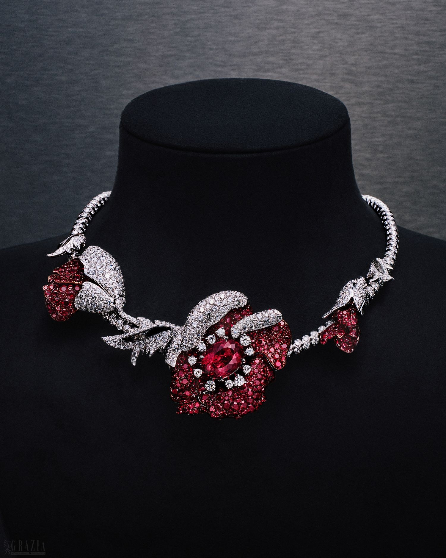 scdma20260701115947.jpg Gucci High Jewelry_Making Of9.jpg