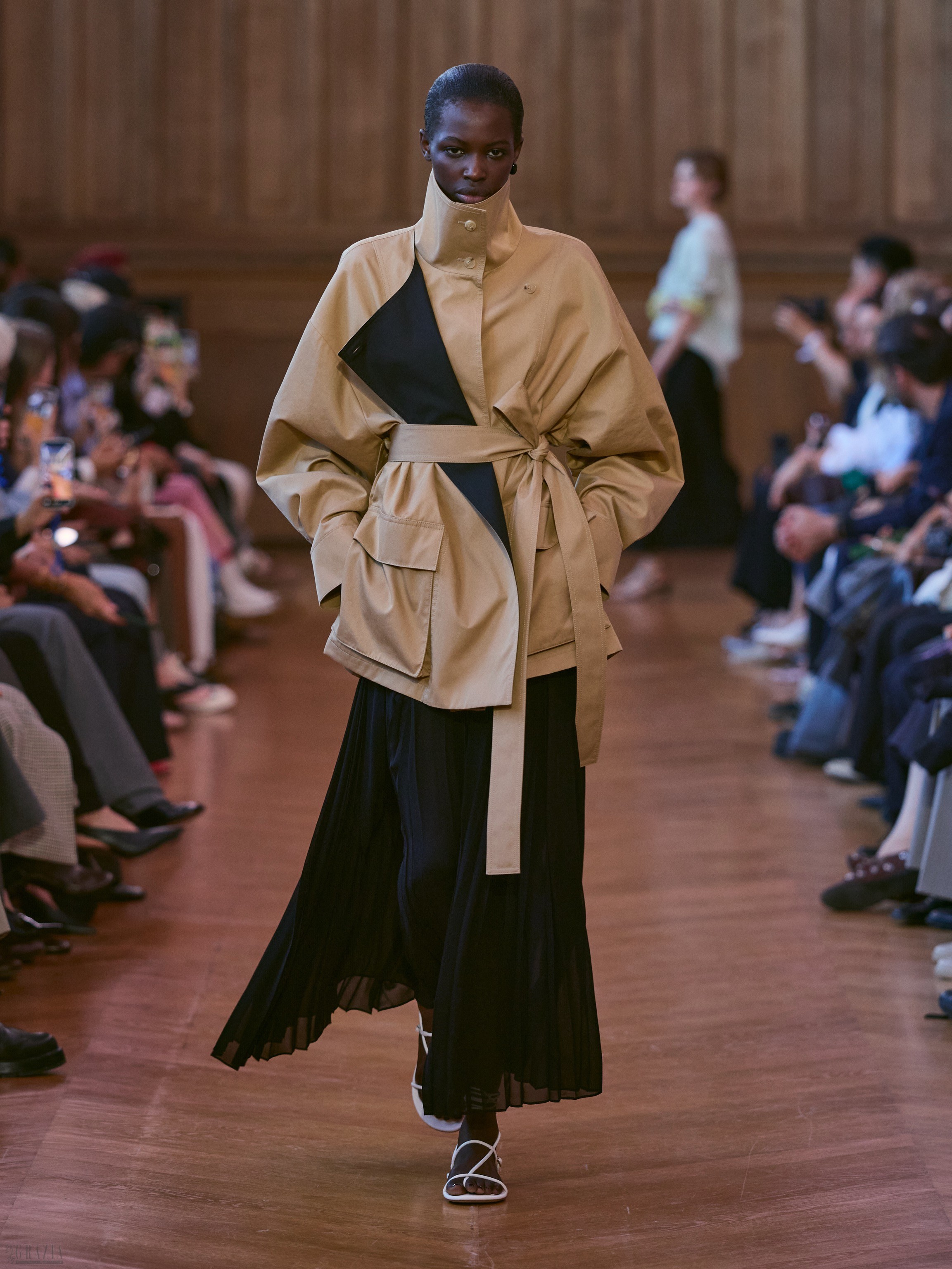 Icicle_ss27_runway01_press_look_02.jpg
