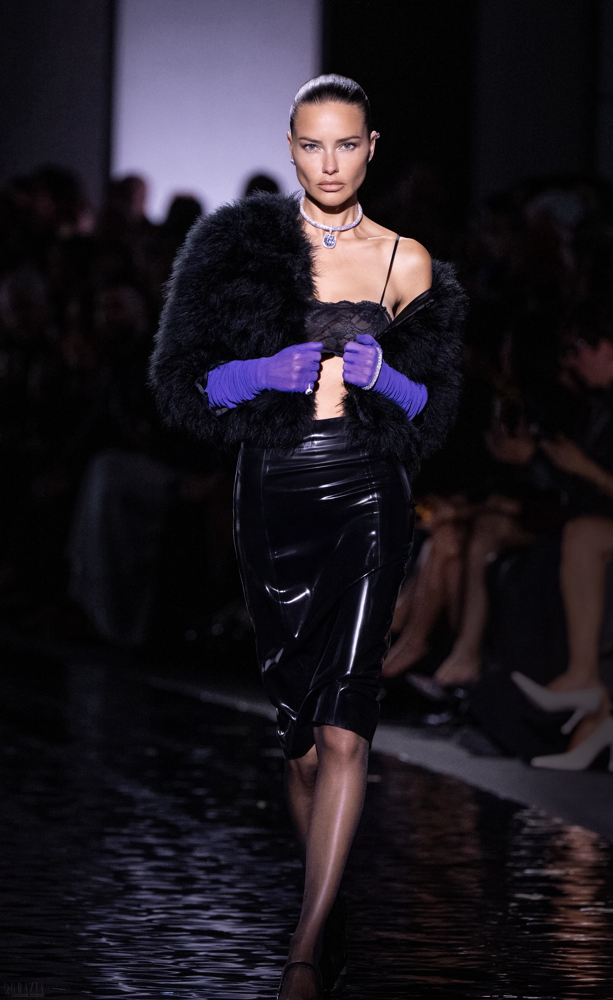 1 Messika - High Jewelry Show 2026 - Adriana Lima - Full Look 1 - Runway - Event Pictures ©&nbsp;Giovanni Giannoni.jpg