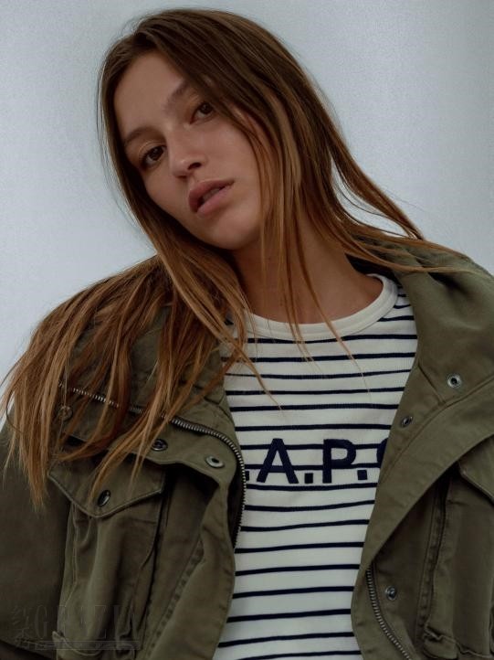 GAP 与 A.P.C. 推出联名系列 融合巴黎质感与经典美式风格1.jpeg
