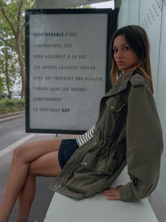 GAP 与 A.P.C. 推出联名系列 融合巴黎质感与经典美式风格6.jpeg