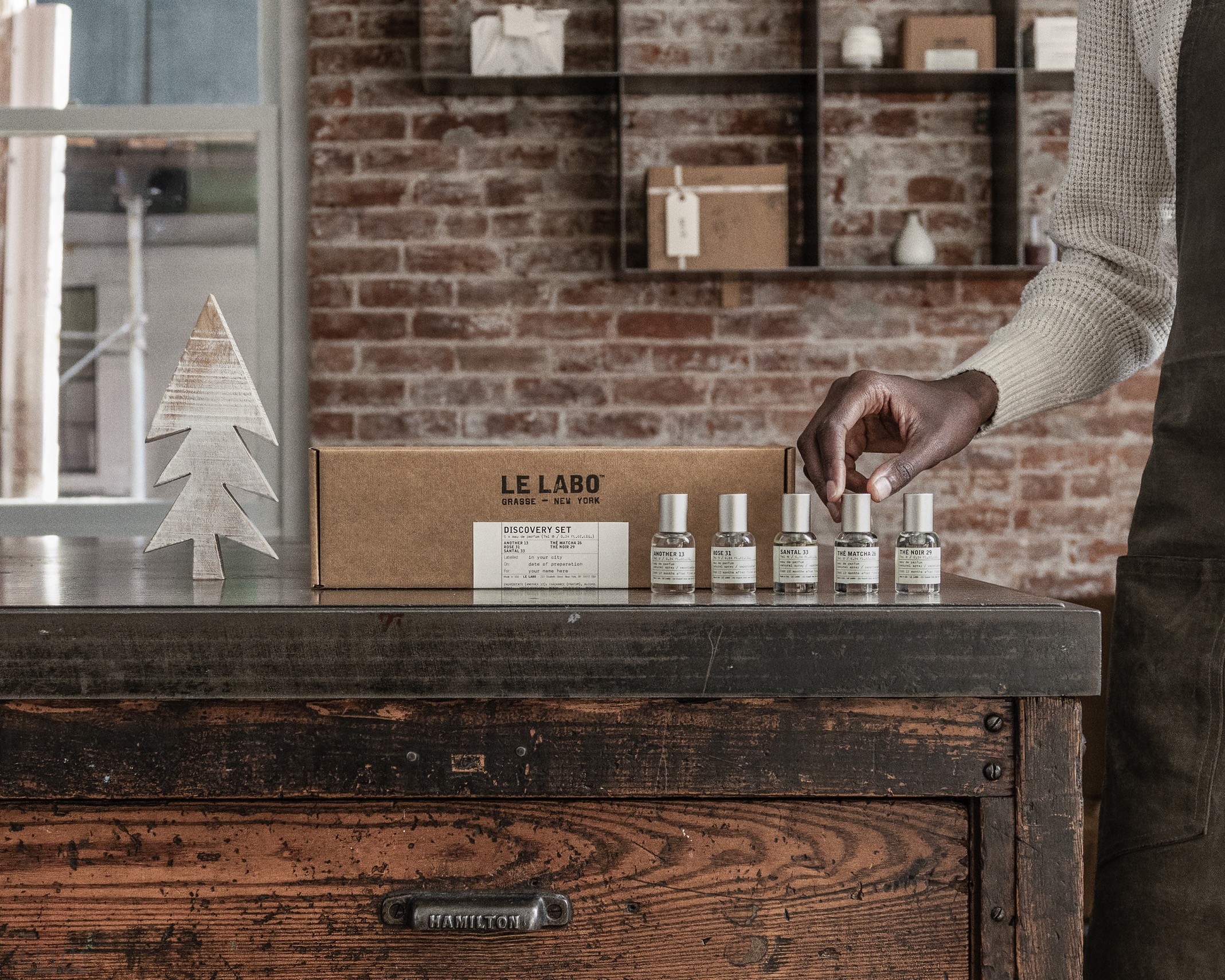 Le Labo 2026 节日探索礼盒 5x7ml Lifestyle图02.jpg