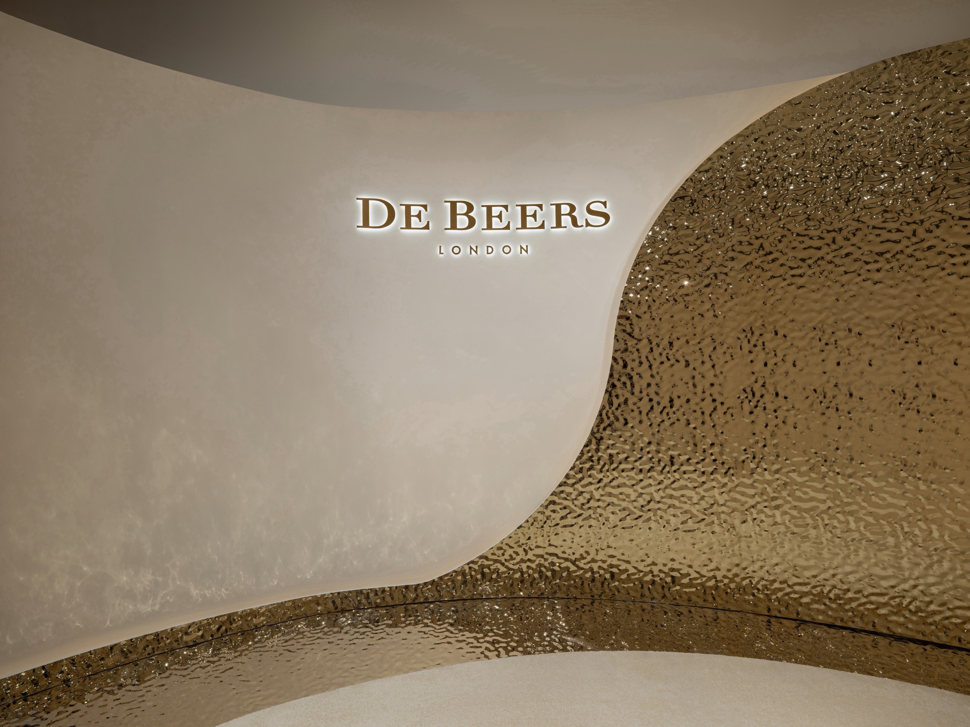 DE BEERS 戴比尔斯 VIBRATIONS 高级珠宝展闪耀上海（3）.jpg