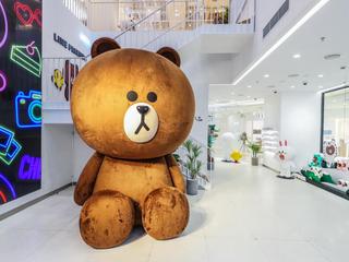 LINE FRIENDS 打造首家摩登风格新门店 诠释鲜萌“轻空间”