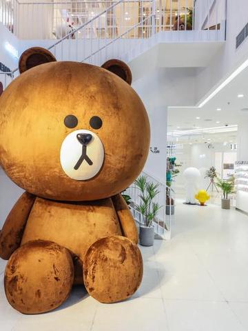 LINE FRIENDS 打造首家摩登风格新门店 诠释鲜萌“轻空间”