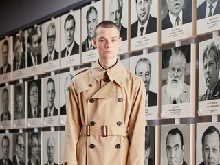 俄罗斯设计师GOSHA RUBCHINSKIY携手BURBERRY 再次推出男装设计师合作系列