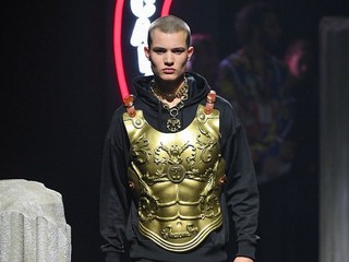 MOSCHINO 2019秋冬系列男装暨早秋女装系列