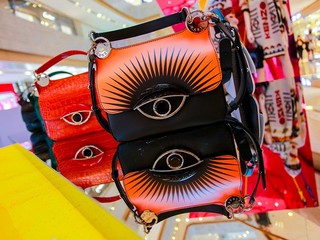 KENZO 2019年秋冬新款“远征”系列以及全球限量款KENZO TALI“睫毛包”发布展