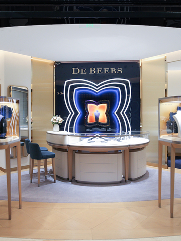 岁末有礼 莲莲爱意 戴比尔斯珠宝 DE BEERS JEWELLERS  合肥银泰中心精品店璀璨揭幕