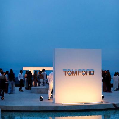 TOM FORD BEAUTY发布全新落日流光香水与流光假日彩妆限定系列