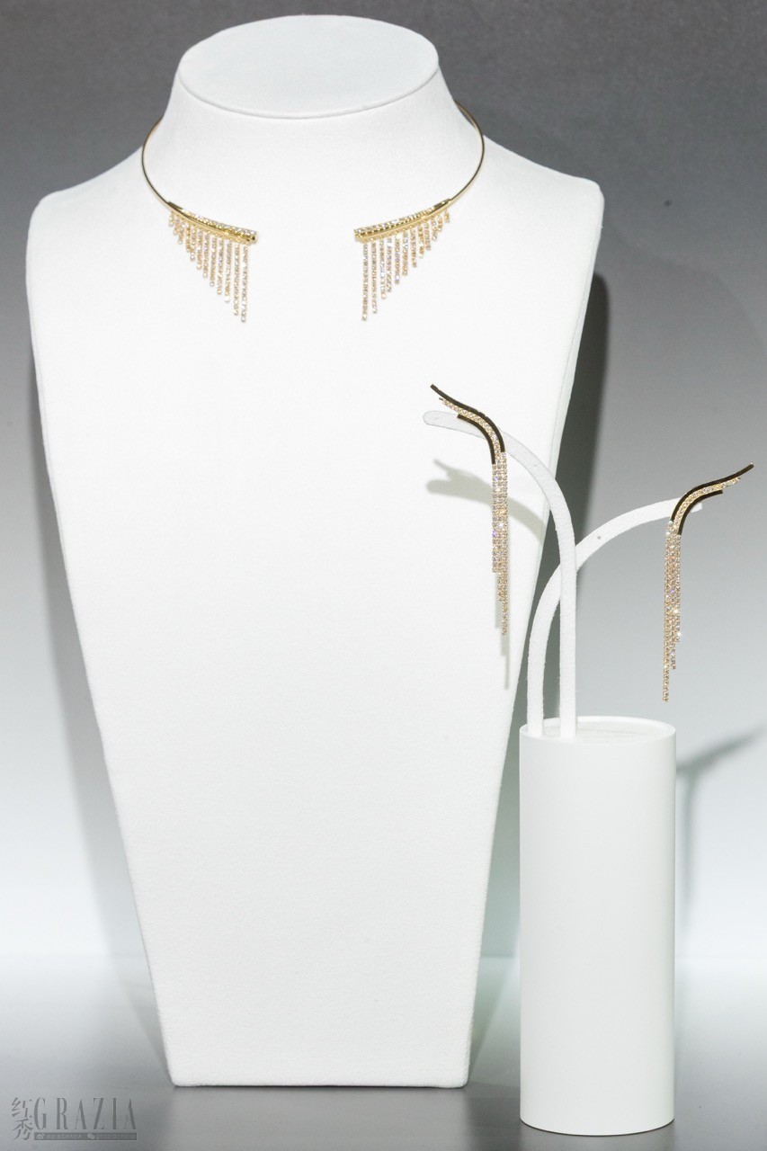 yjcnp20250627170451.jpeg chandelier radiant项链chandelier flow radiant pierced耳环大.jpeg