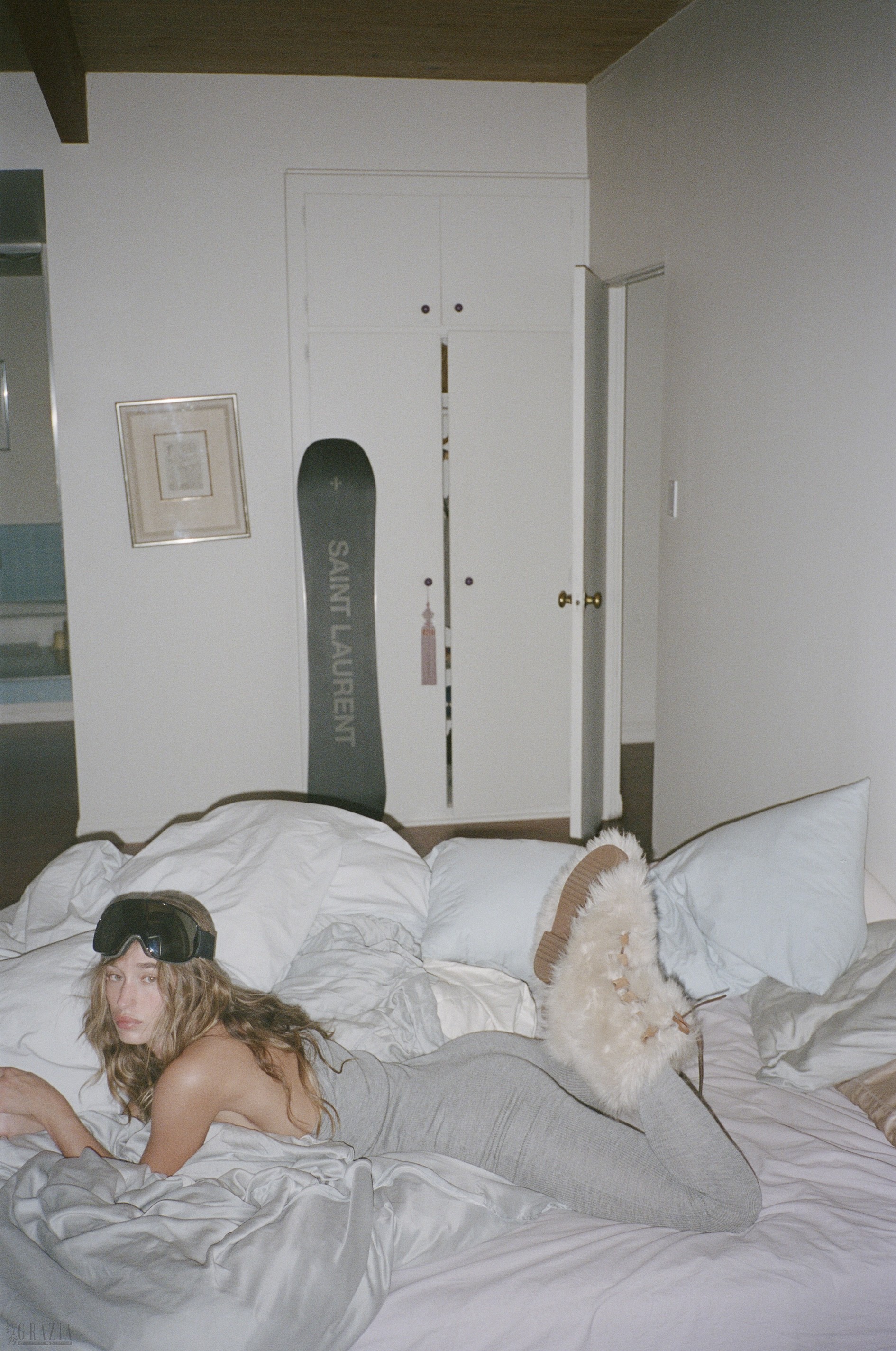 SAINT LAURENT RIVE DROITE_SNOW_EDITION_18_HR.jpg