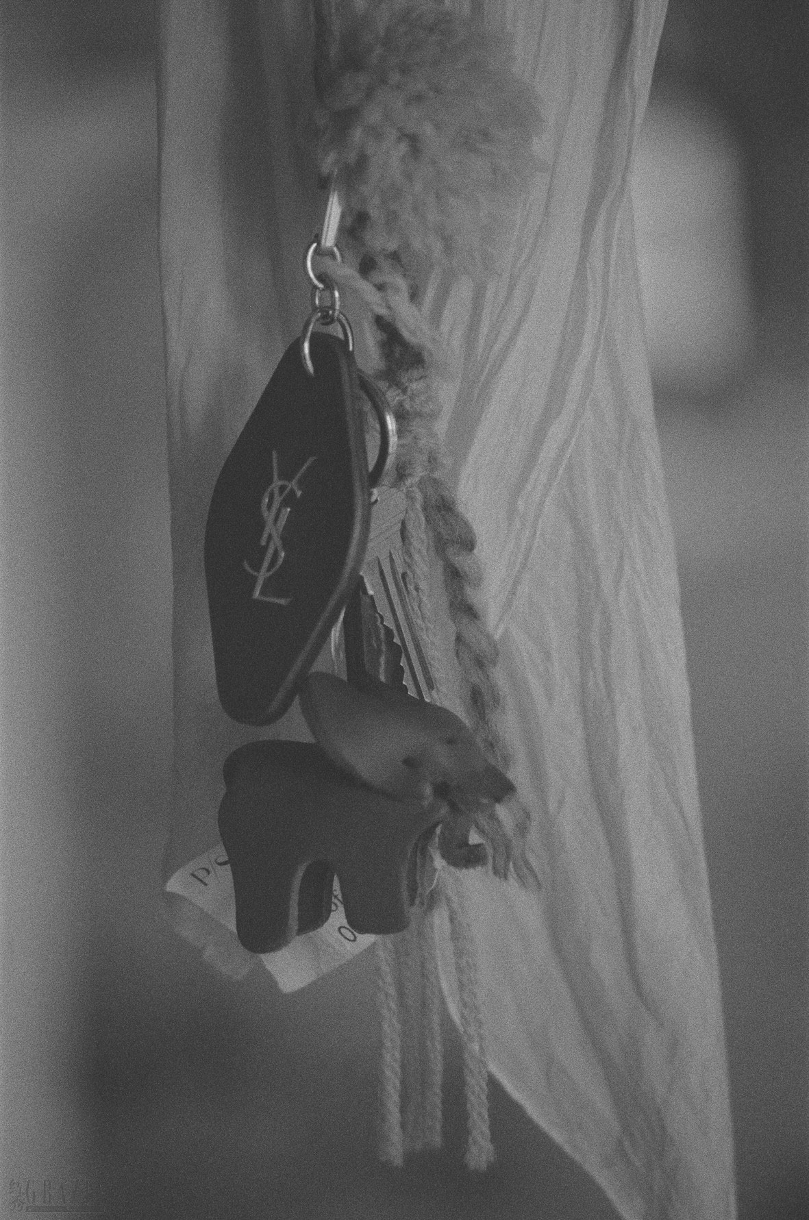 SAINT LAURENT RIVE DROITE_SNOW_EDITION_02_HR.jpg