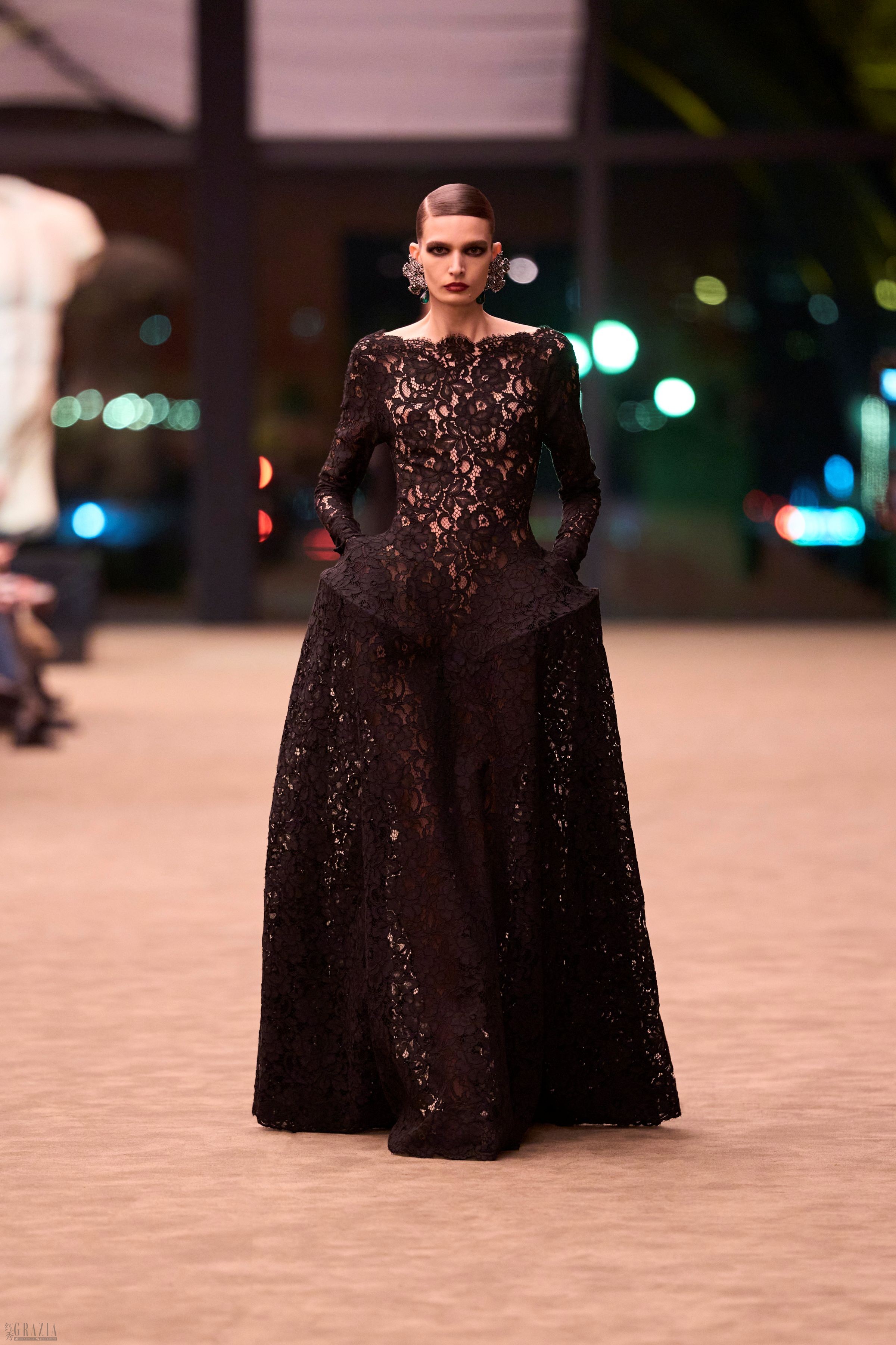 SAINT LAURENT_FASHION_SHOW_WOMAN_WINTER26_RUNWAY_37_HR.jpg