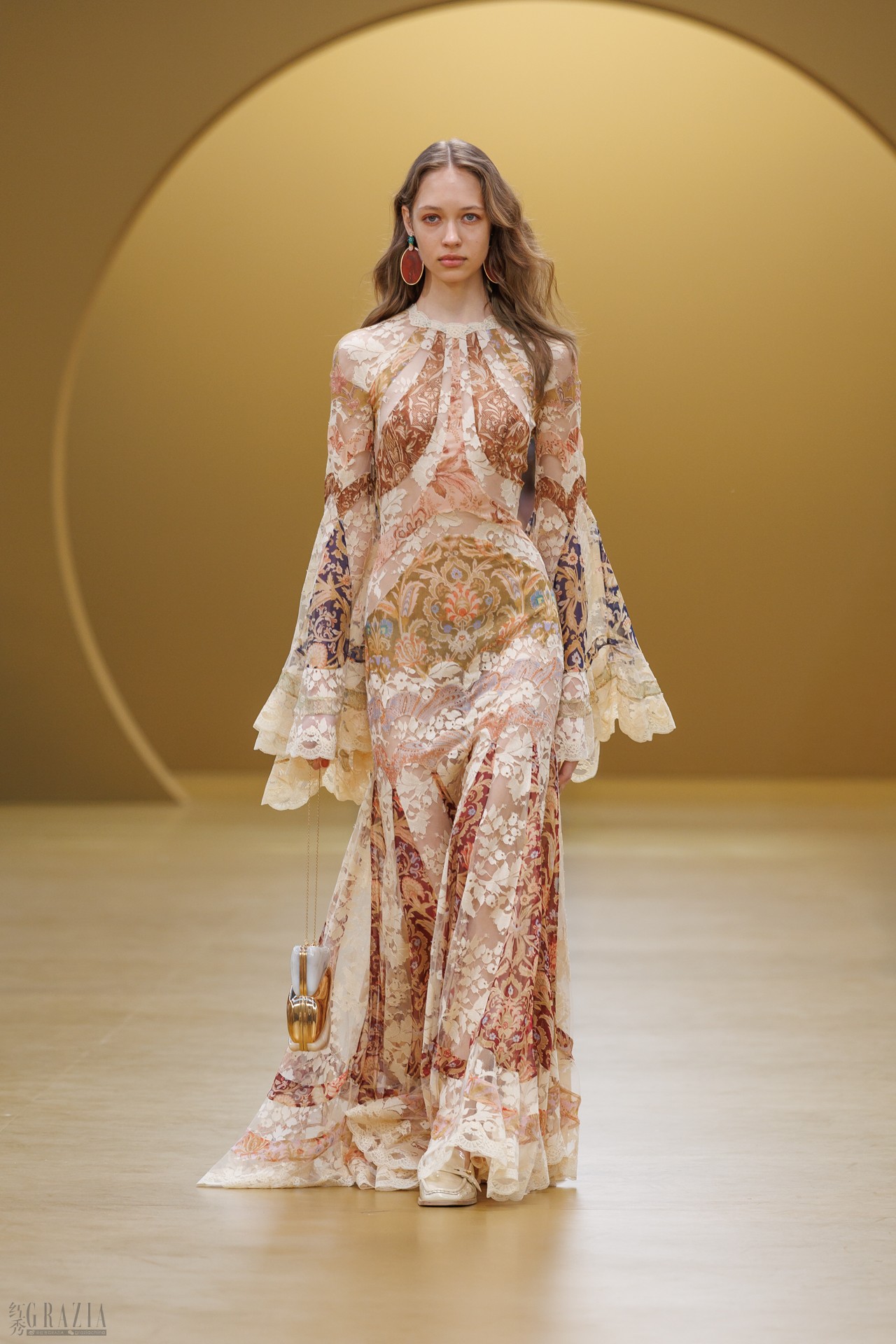 ZIM F26 FOH_STILLS_2x3_20.jpg