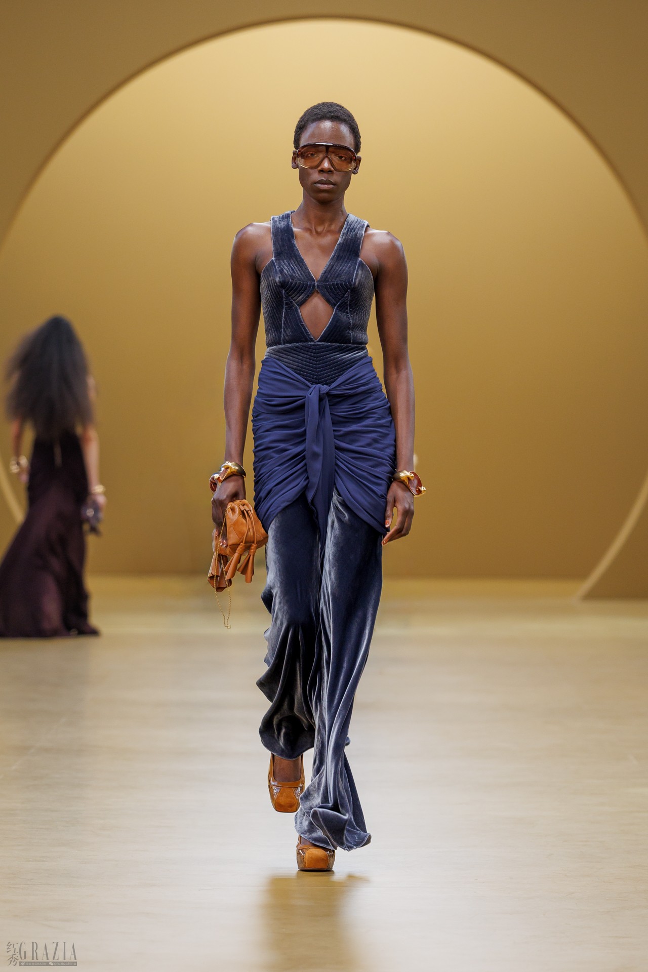 ZIM F26 FOH_STILLS_2x3_36.jpg