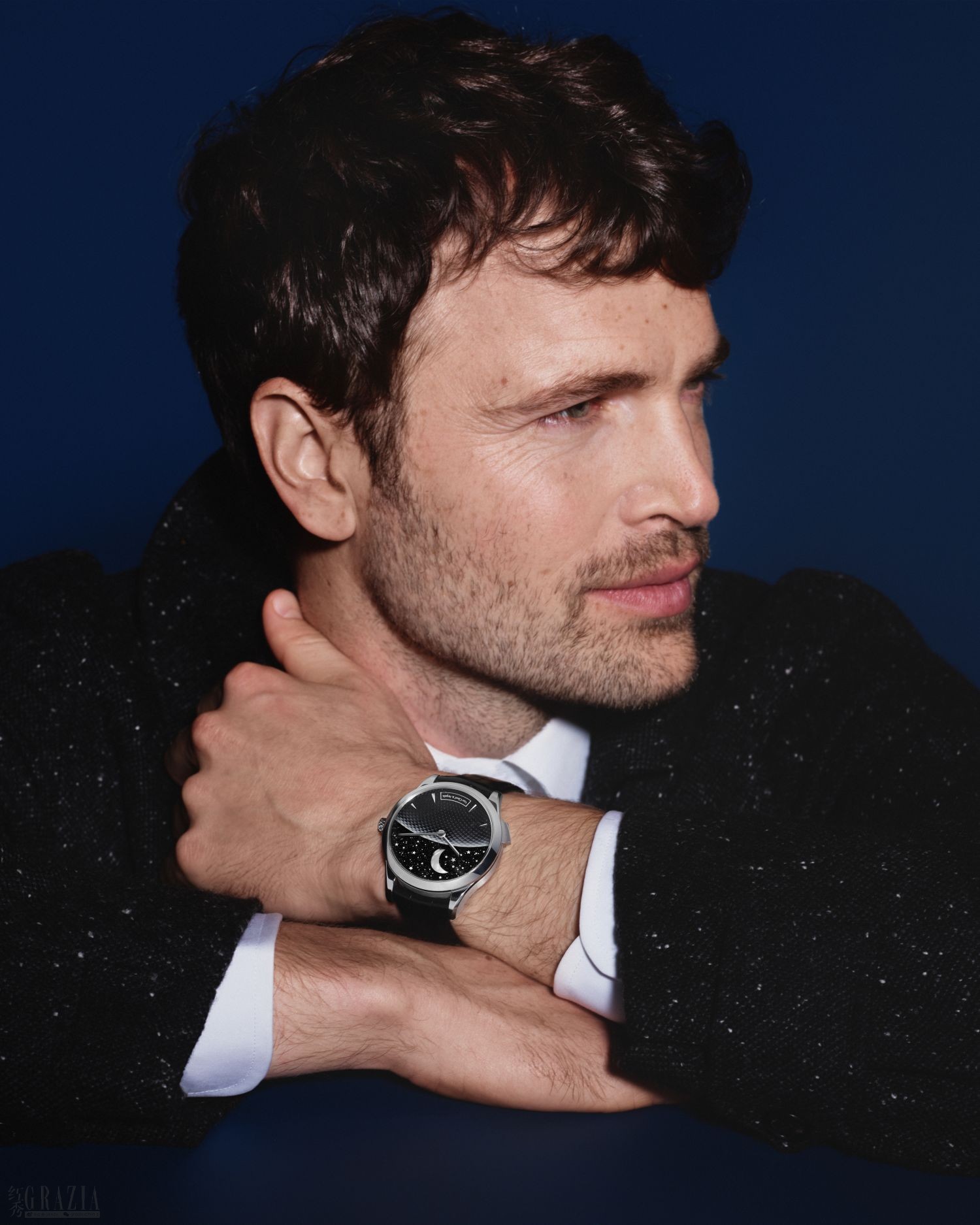 ©Van Cleef & Arpels_Photographer_Arnaud Lajeunie_ArtDirectors-Gaspard_Yurkievich-and-Guido_Voss 4x5 (7).jpg