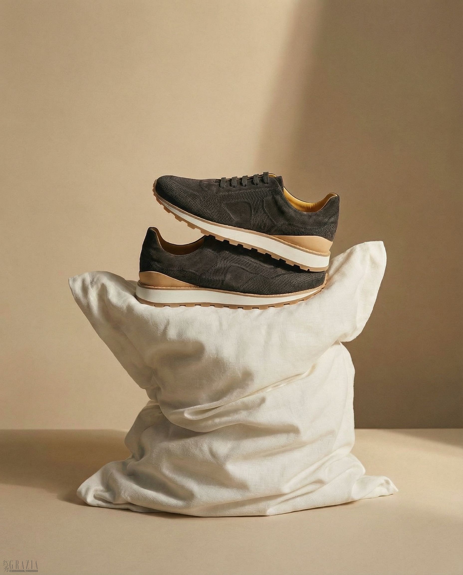 Testoni 2026 春夏系列：重塑柔韧之美5.jpg