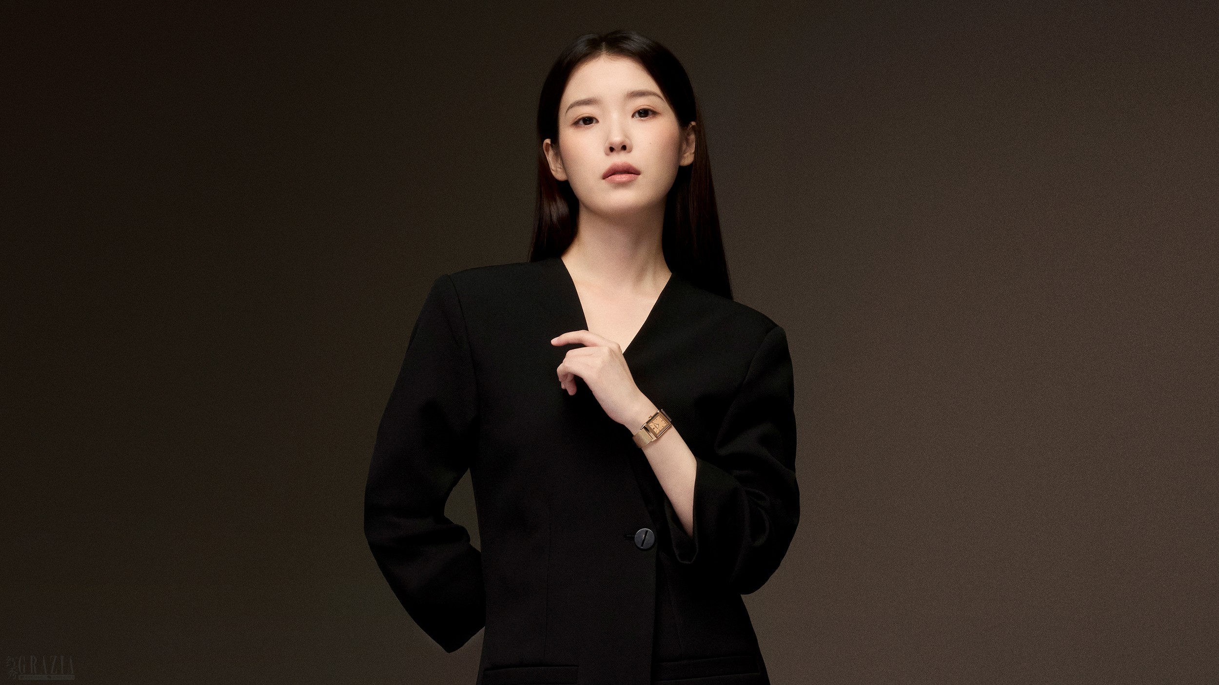 omuqc20260708112748.jpg 积家全球代言人李知恩(IU)2.jpg