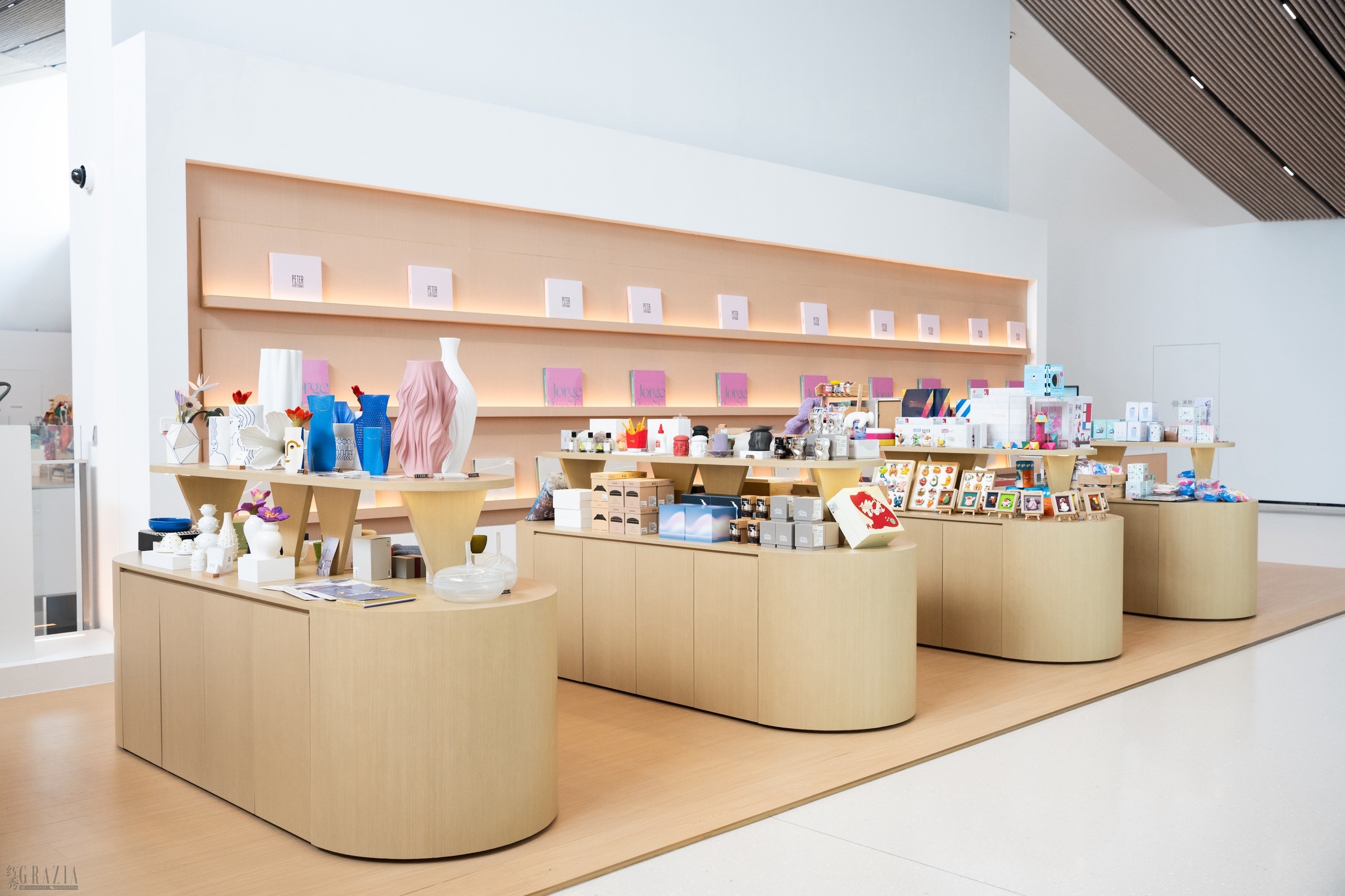 jlwzu20260903230812.JPG 3. 美术馆商店及咖啡.JPG