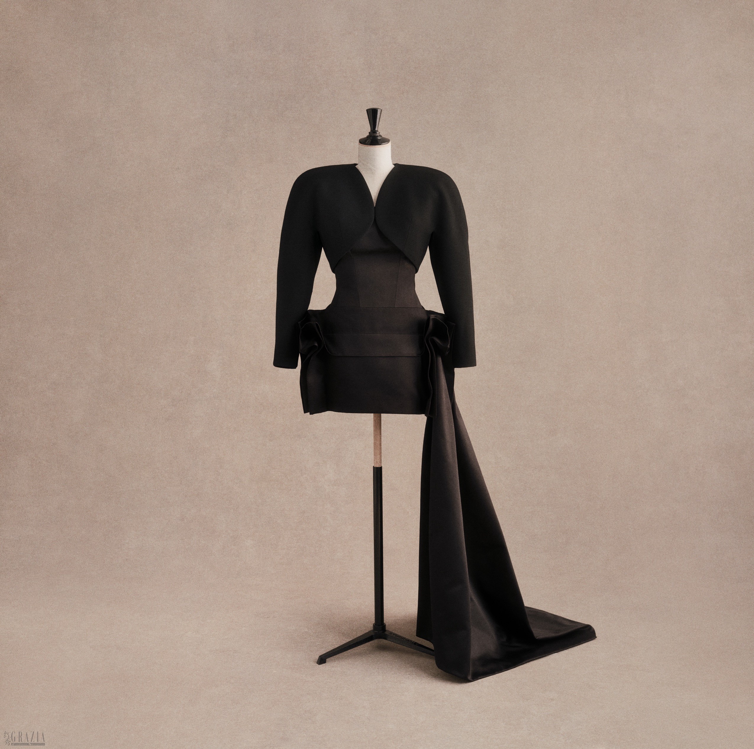 LOUIS VUITTON SAVOIR-FAIRE - CÉLINE DION - 1. - Courtesy of Louis Vuitton.jpg