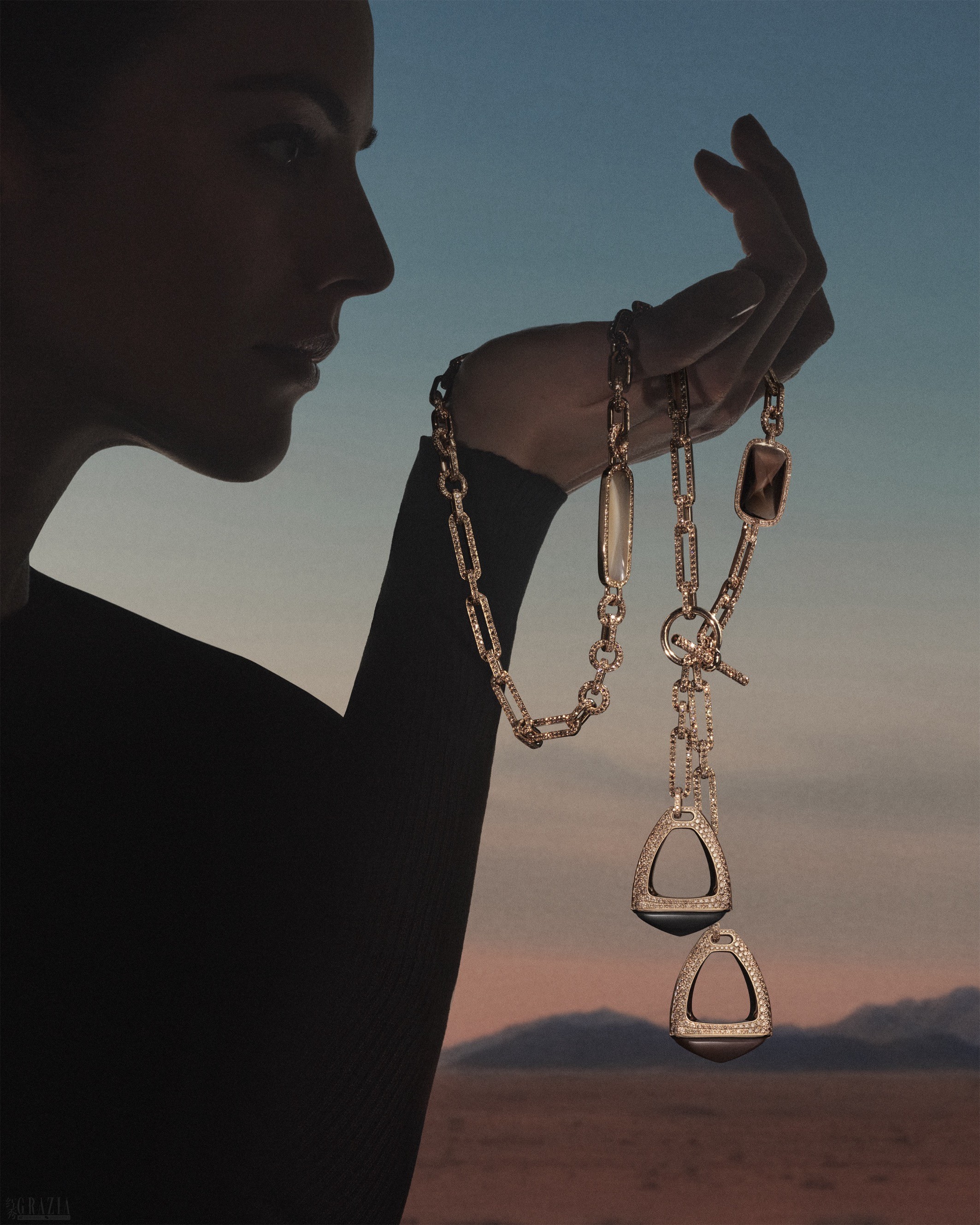 xnwsd20260918120949.jpg 1_Etriers-Necklace© Julien Martinez Leclerc.jpg