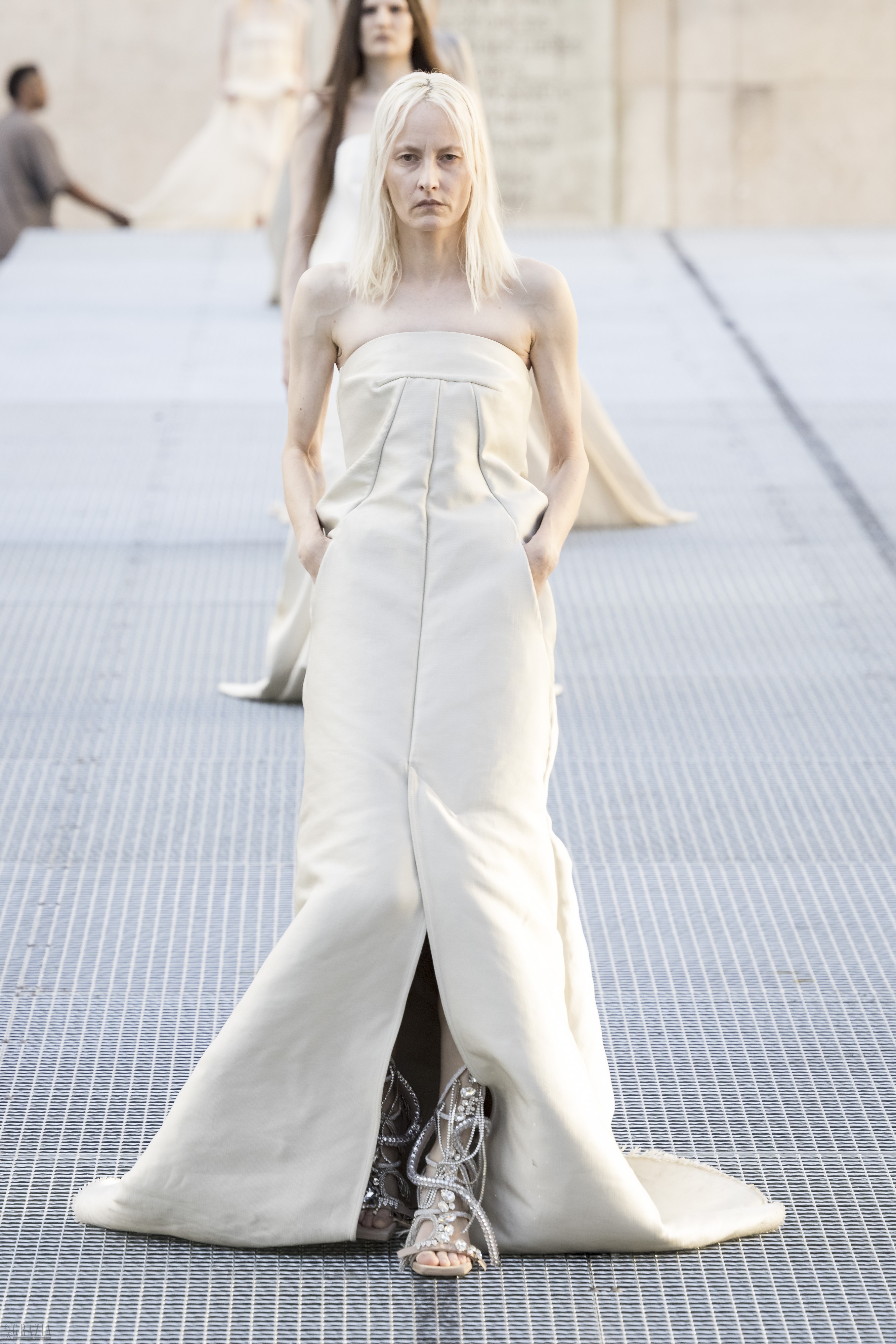 Rick-Owens-RTW-SS27-Paris-LOOK 4.jpg