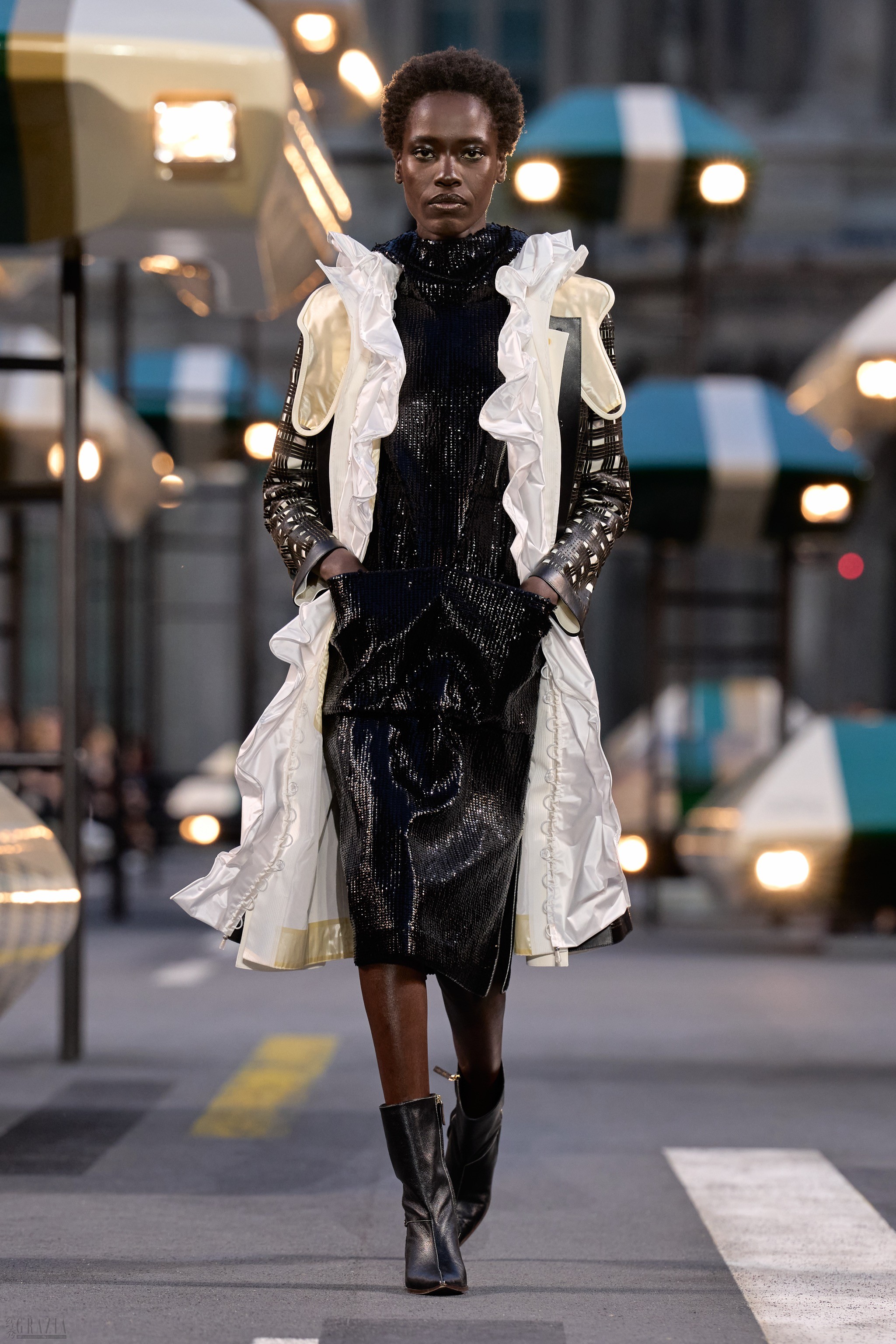 LOUIS_VUITTON_SS27_LOOK_011_2x3.jpg