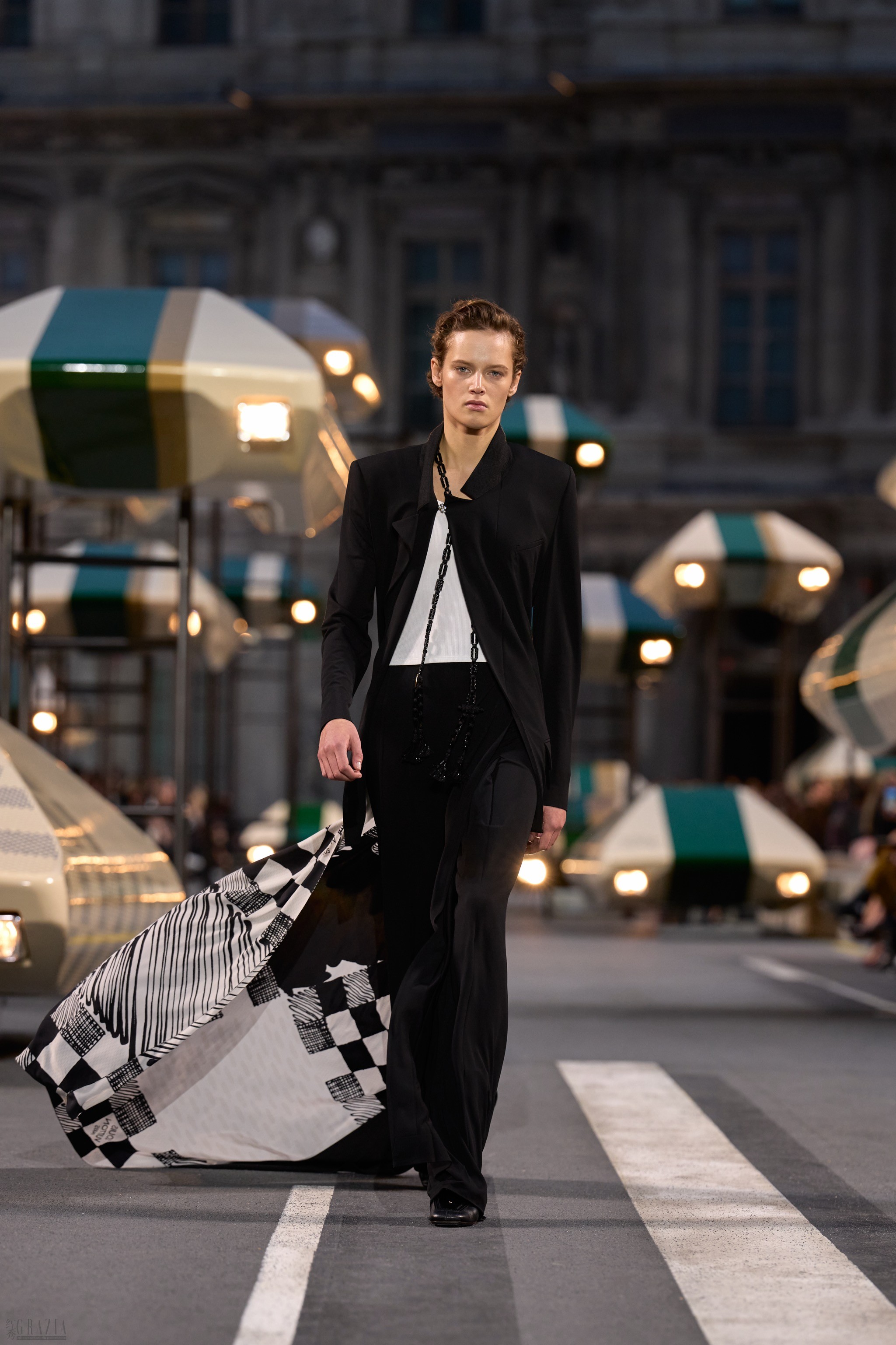 LOUIS_VUITTON_SS27_LOOK_048_2x3.jpg