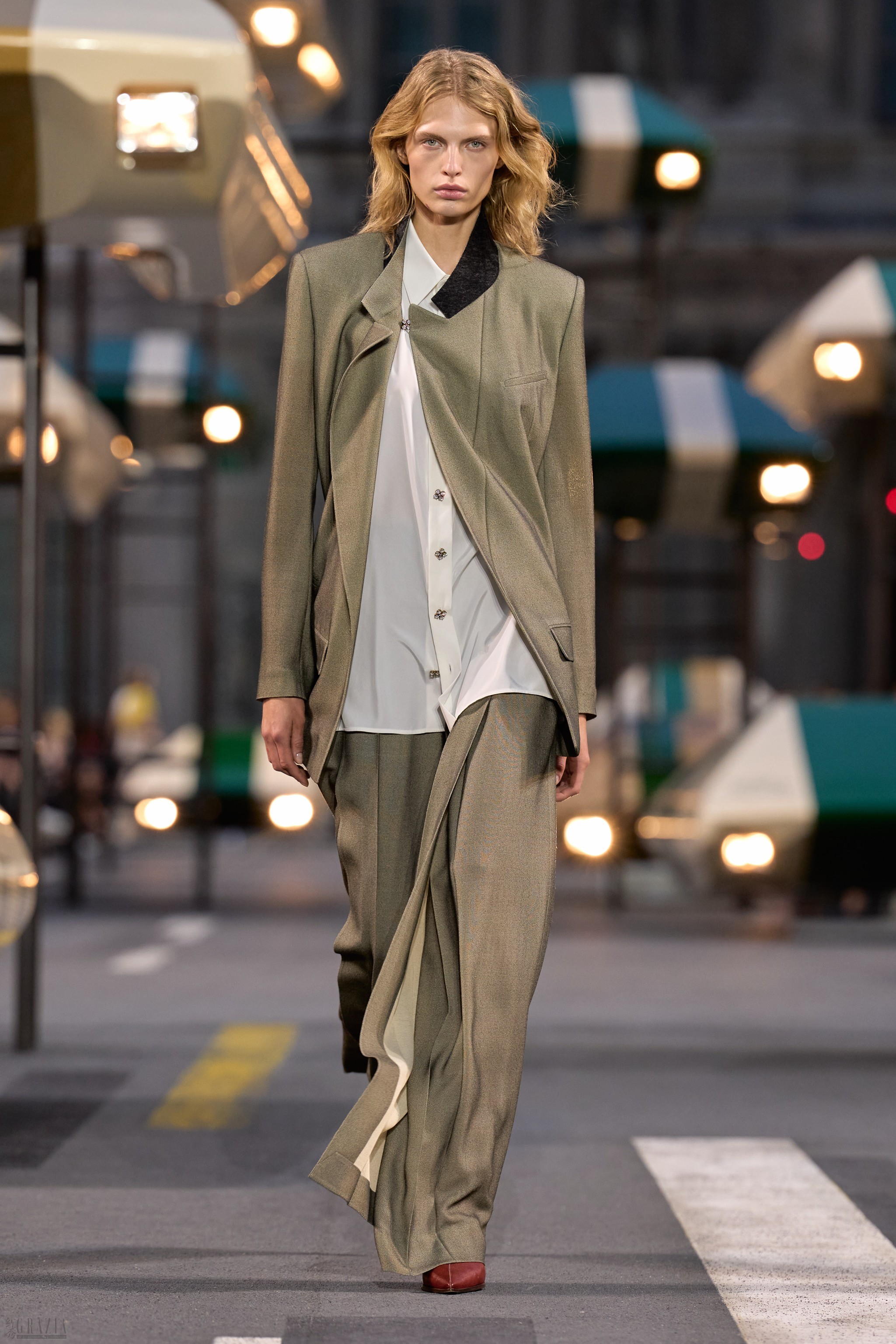 LOUIS_VUITTON_SS27_LOOK_041_2x3.jpg