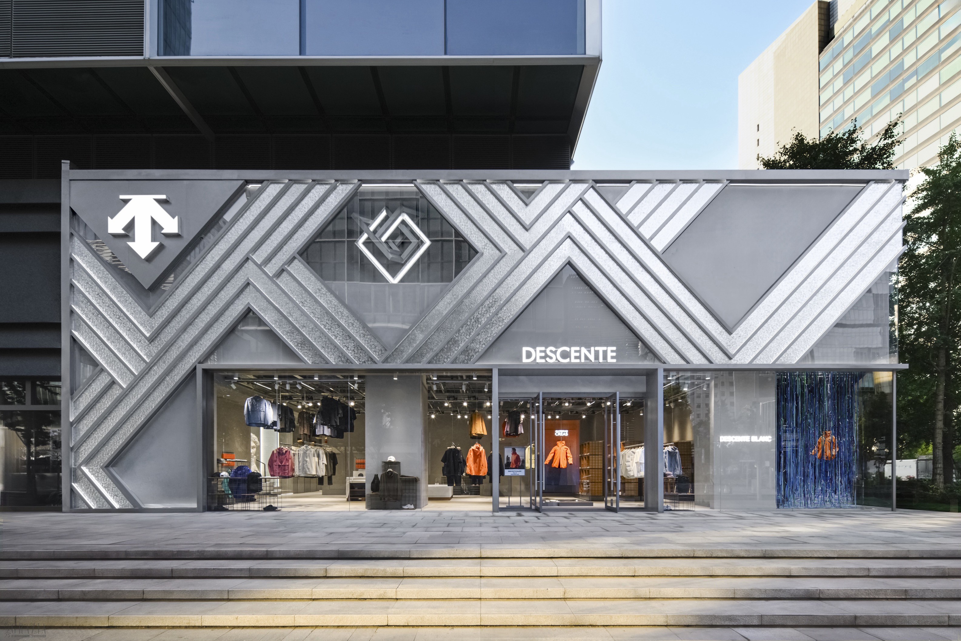 图6：迪桑特静安嘉里中心城市概念店.jpg
