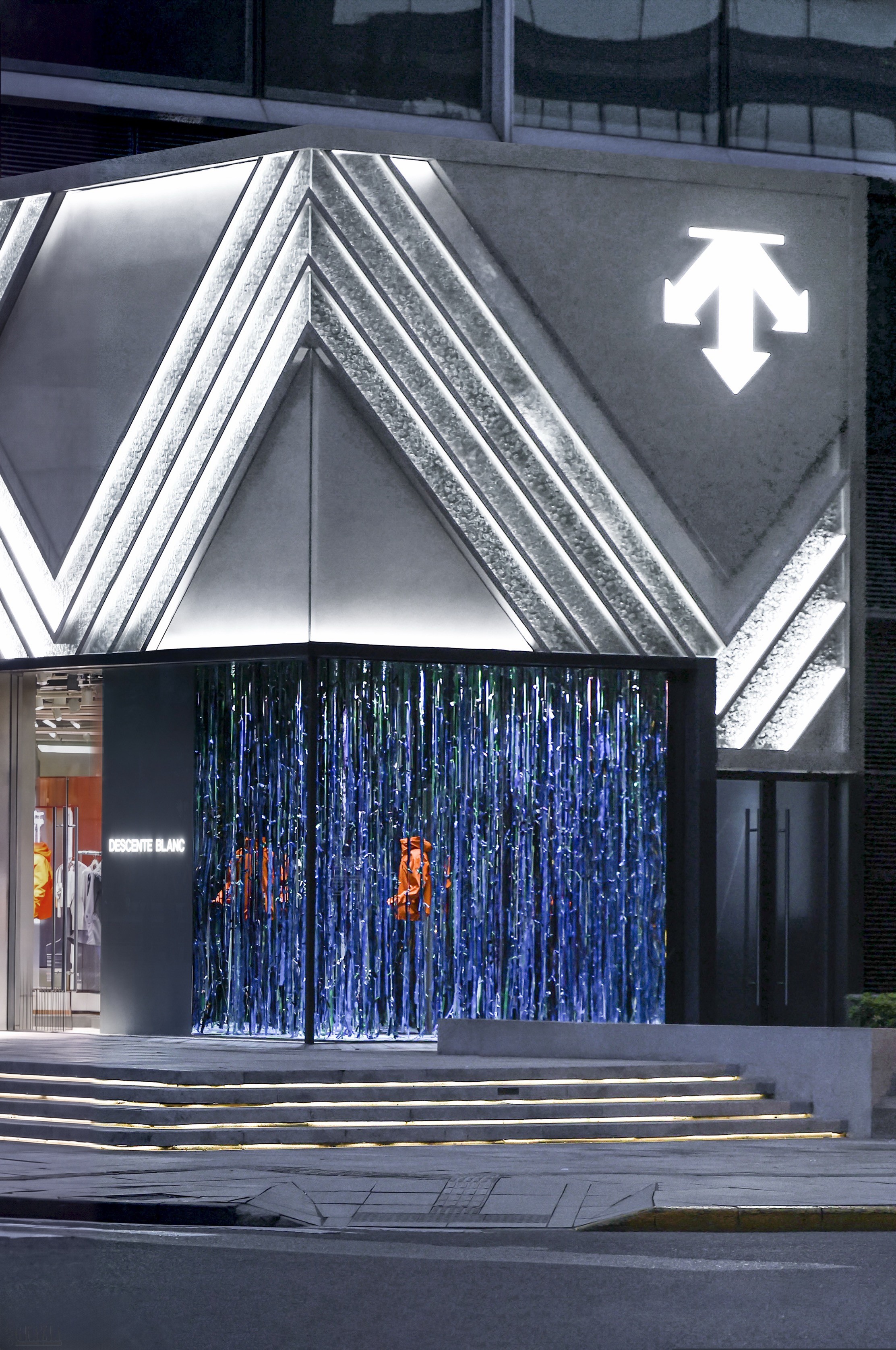 maiyt20261008164444.JPG 图8:艺术家鞠婷为迪桑特静安嘉里中心城市概念店打造空间装置作品《细雨》.JPG