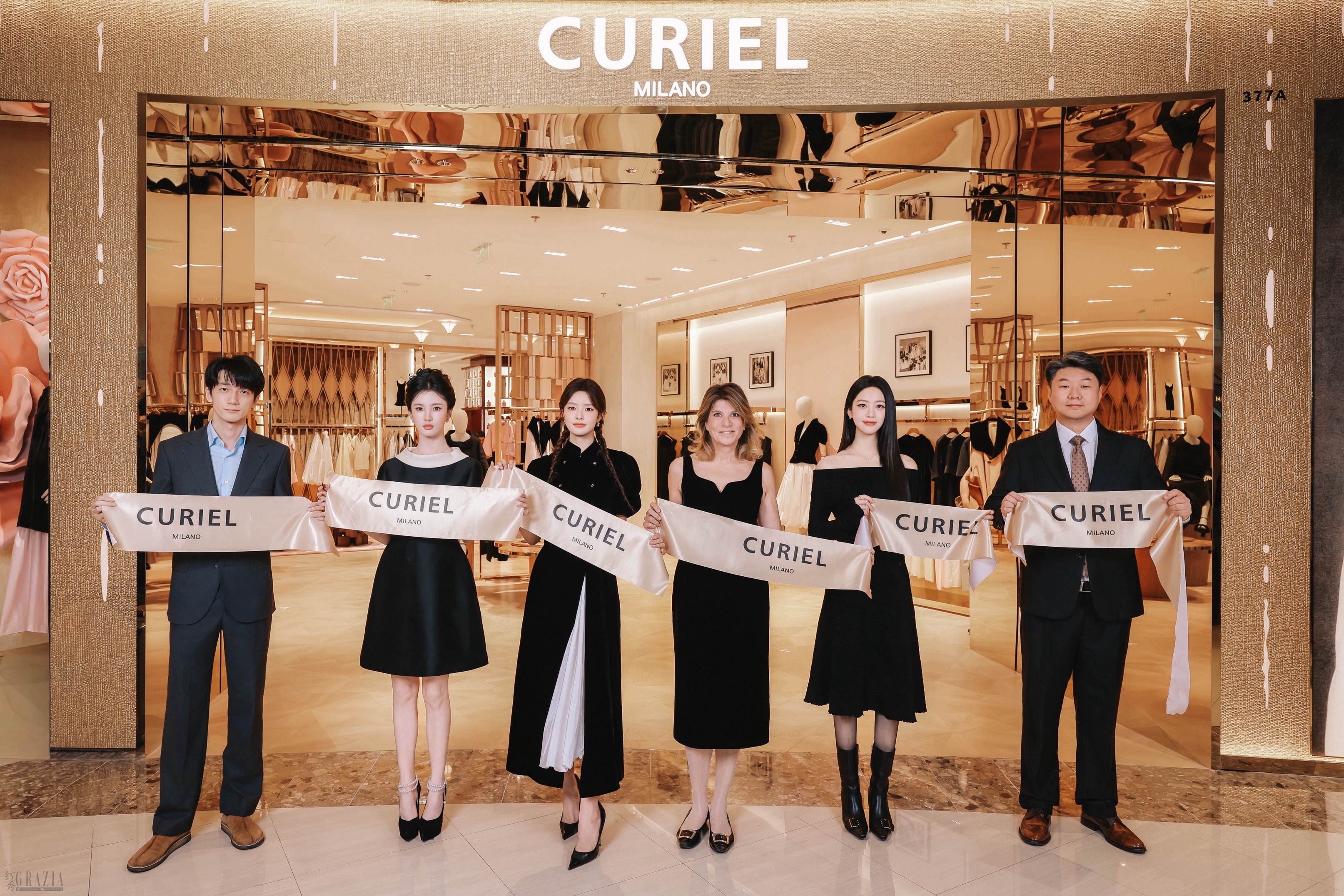 【高清图1】CURIEL蔻蕊深圳万象城旗舰店剪彩启幕 传世廓影主题快闪展同步呈献.jpg