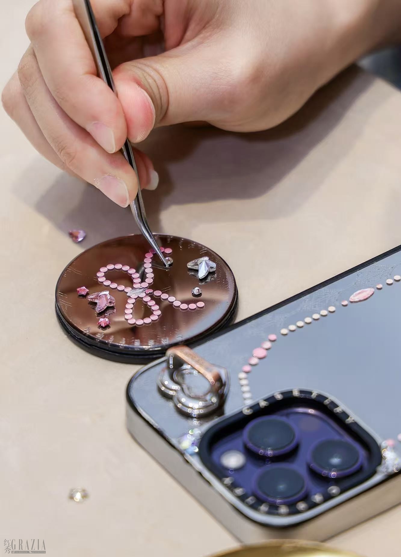 xmxqs20261028103107.jpg Swarovski Bedazzling闪耀手工坊.jpg